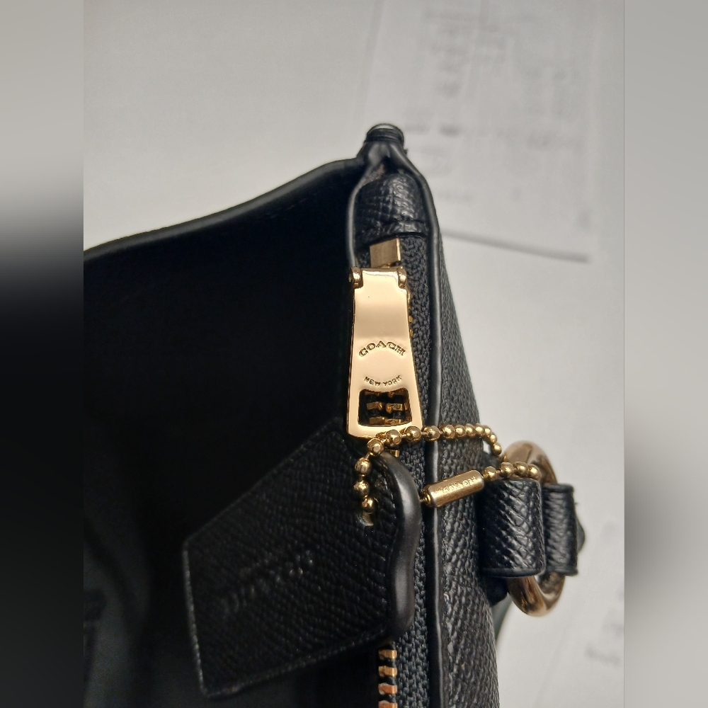 Coach Elegant Black Leather Crossbody  Bag - Picture 15 of 16